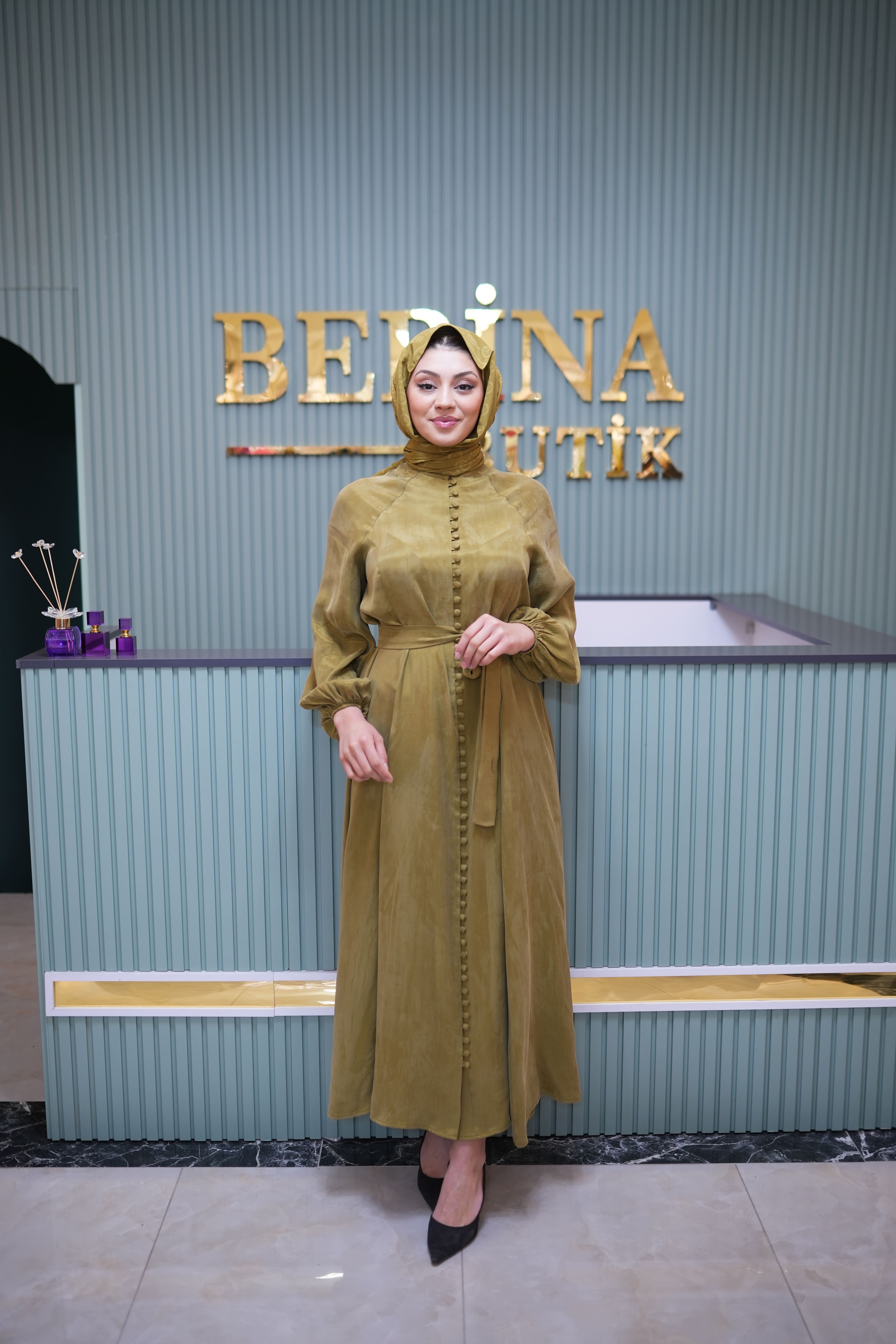 PRİME TAŞLANMIŞ İPEK BRİT DÜĞMELİ ELBİSE YEŞİL