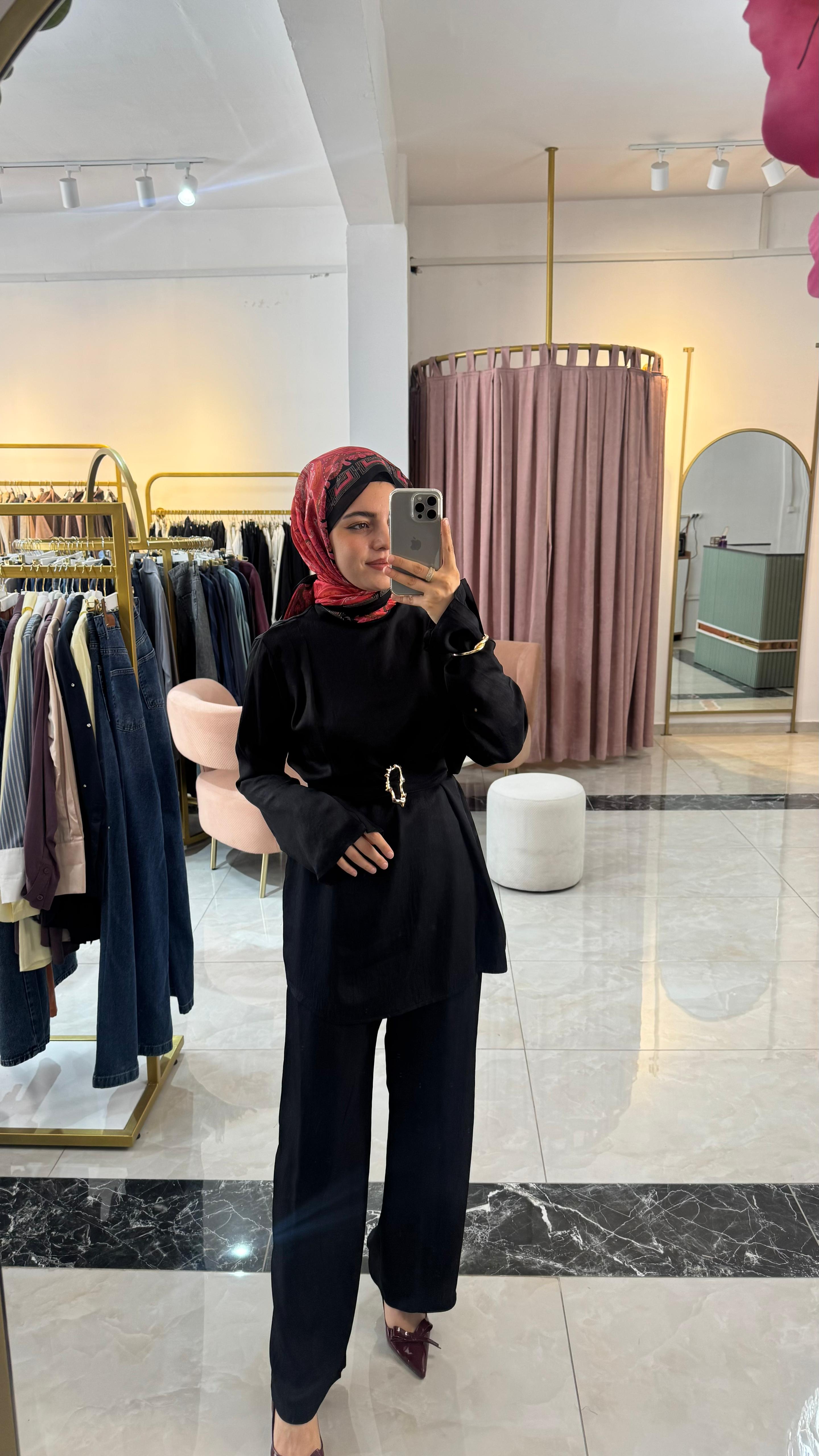 Caroline Pileli Gold Kemerli Şık Pantolonlu Takım SİYAH