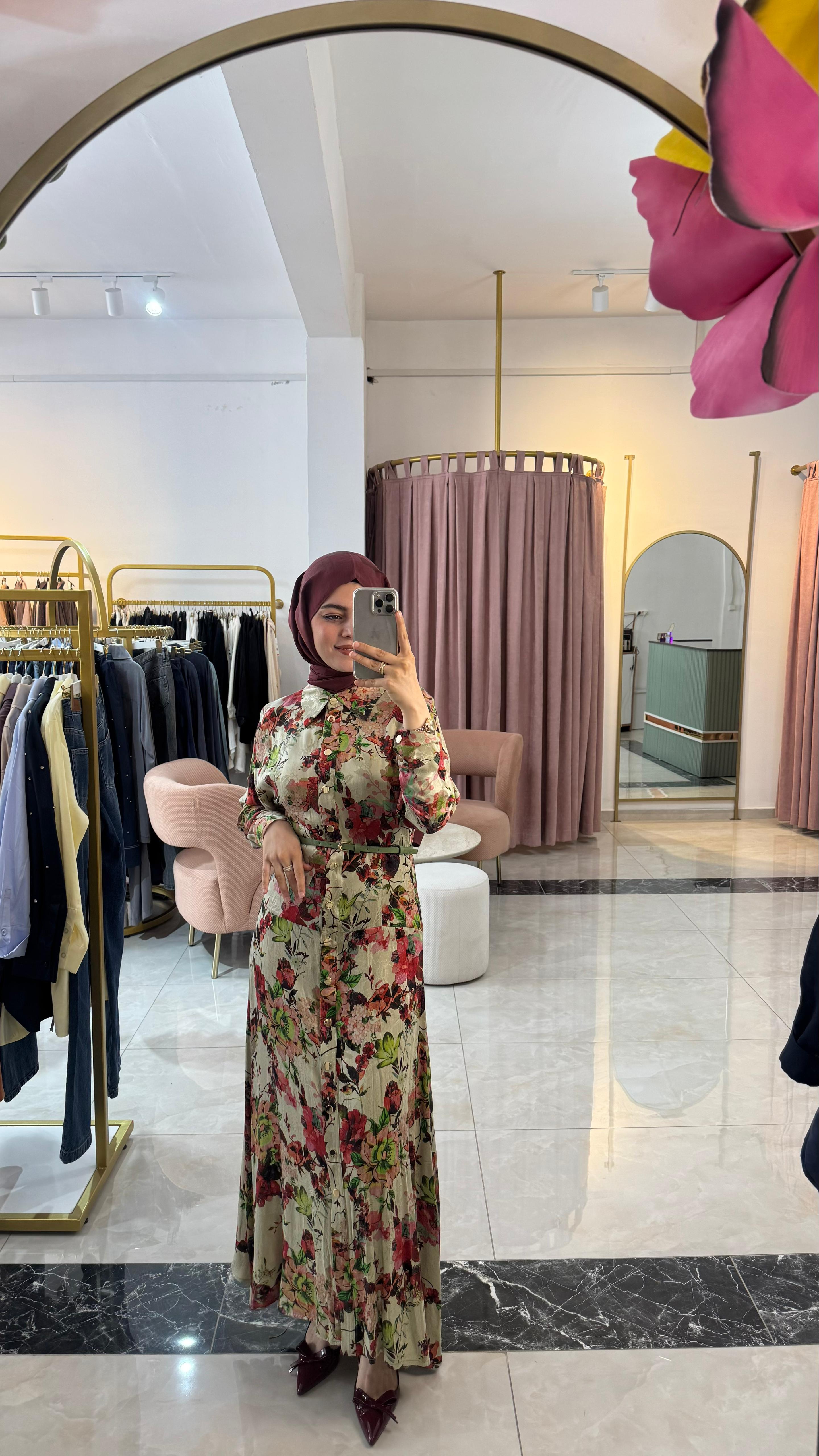 ÇİÇEKLİ BELİ PENSLİ ELBİSE