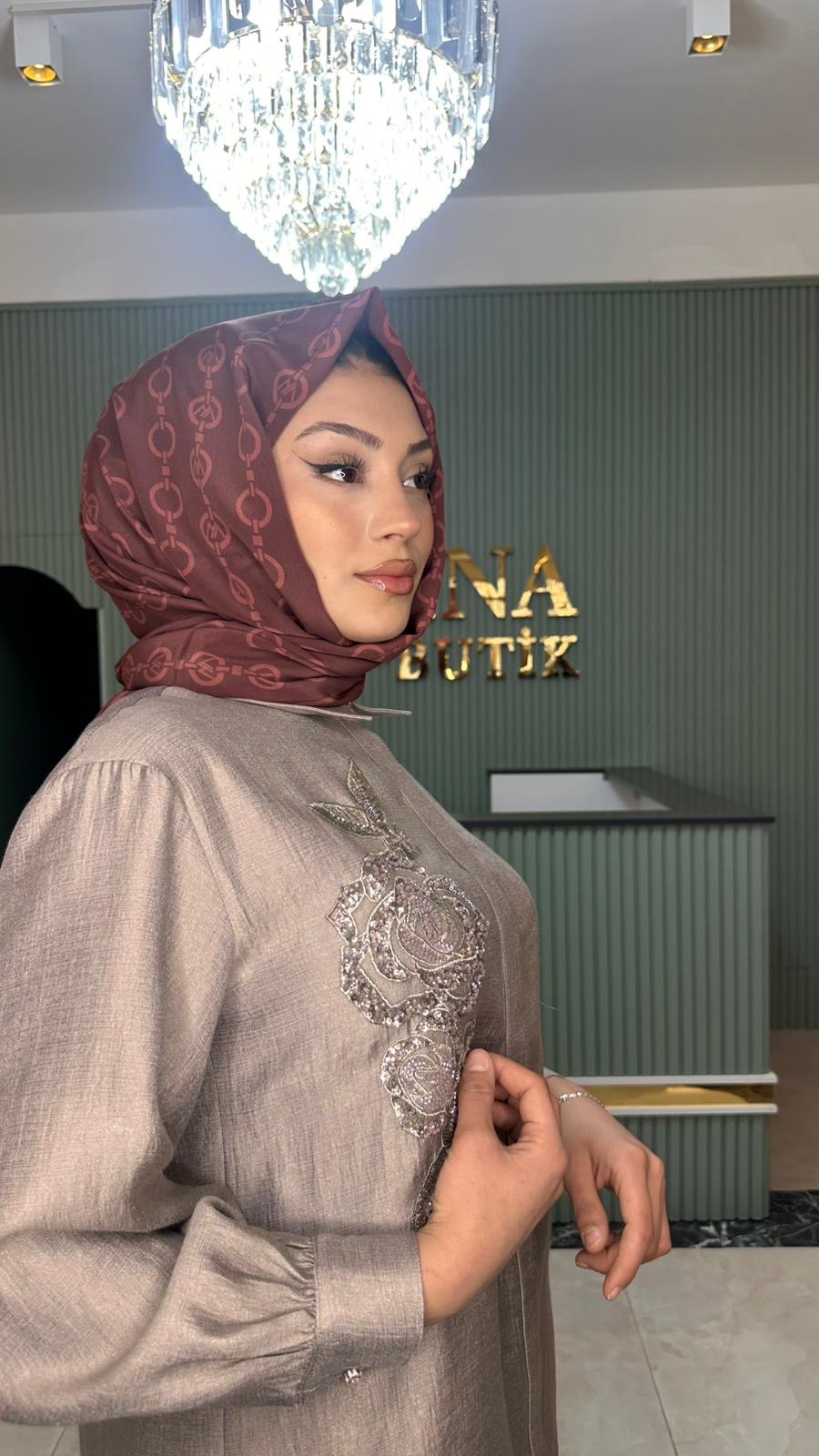 İŞLEMELİ İKİLİ GÖMLEKLİ TAKIM - LİSA EXCLUSİVE