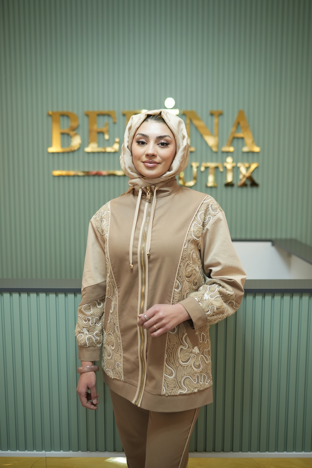 İşleme Detaylı Spor-Şık Pantolonlu takım