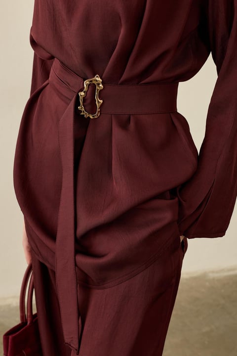 Caroline Pileli Gold Kemerli Şık Pantolonlu Takım BORDO