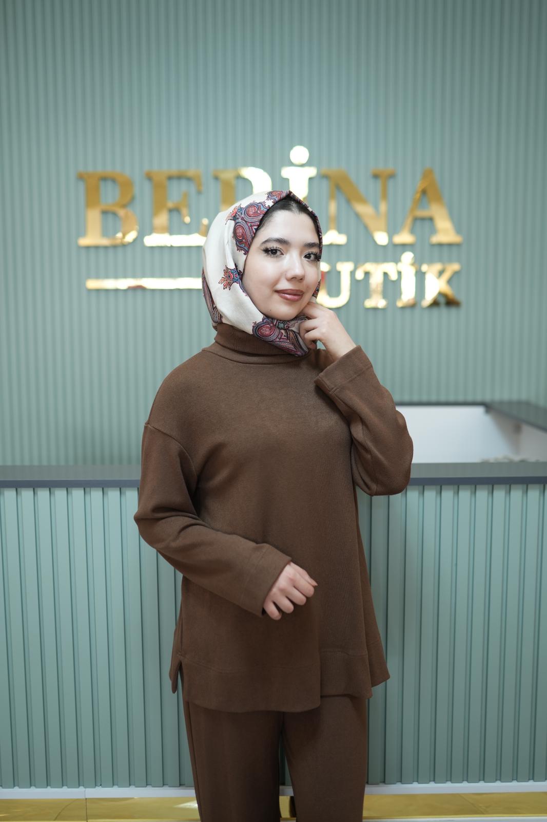 Triko Kahve Pantolonlu Takım