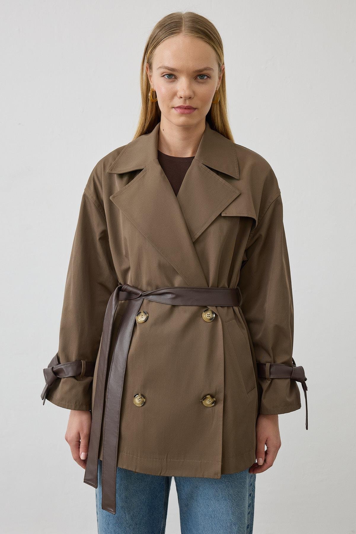 Flora Trençkot-Terzi Dükkanı